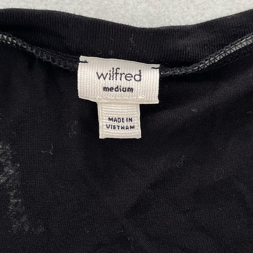 Wilfred/ Long sleeve/ V-neck/ Split hem top/ White & black Abstract/ Size US M - Picture 8 of 9